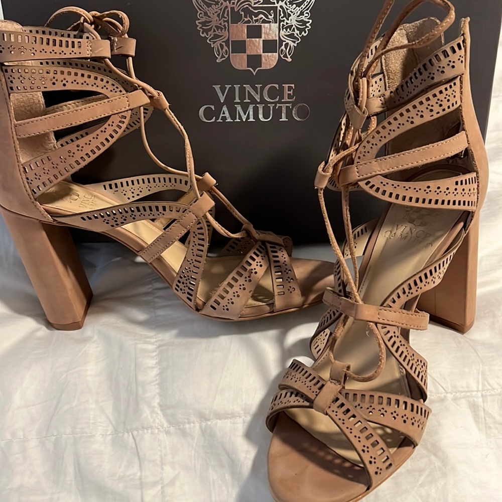 Vince Camuto VC- Mindie